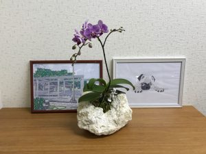 特殊加工の琉球石化岩と胡蝶蘭がアロマの香り　作品番号GF‐003