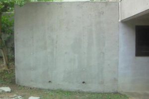コンクリート外壁特殊洗浄＆カビ再発防止のコーティング施工