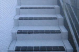 沖縄用コートでコーティング施工したコンクリート階段