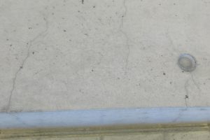 漏水の原因は、コンクリートのクラックが多い